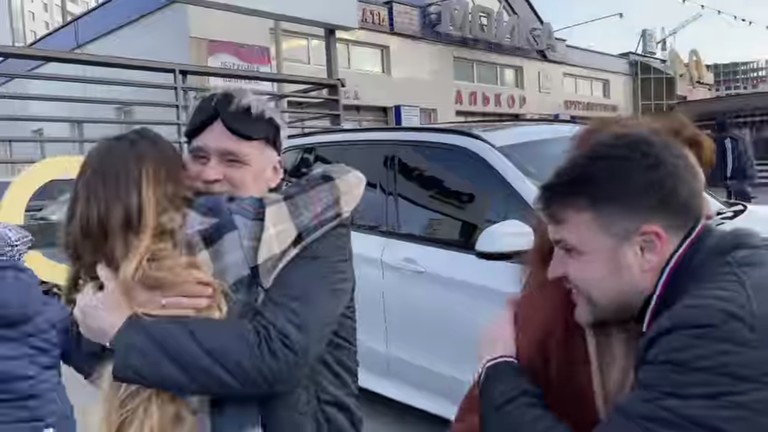 Регина Тодоренко с родителями и братом